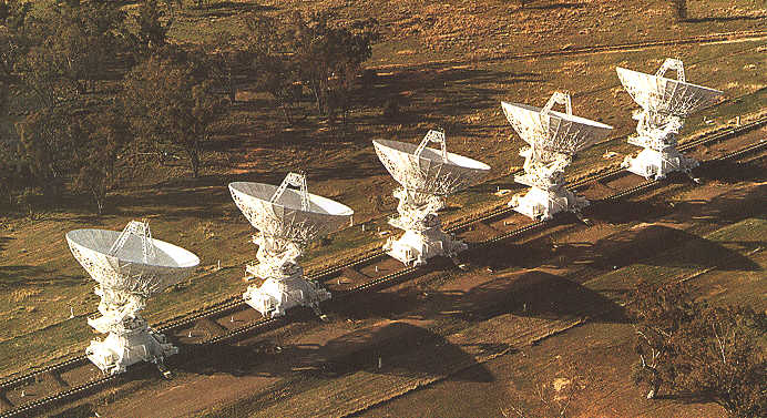 Five of the six antennas of CSIRO's Australia Telescope (71670 bytes)